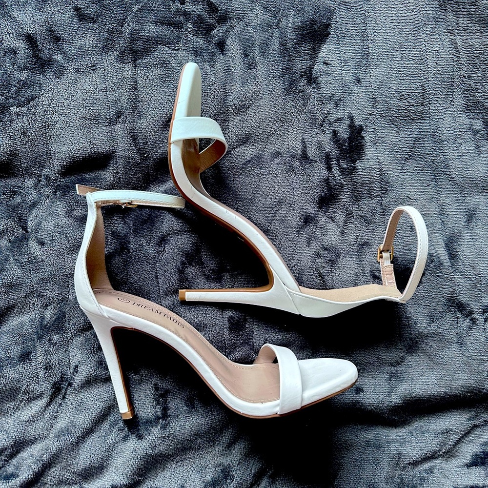 Dream pairs white heels